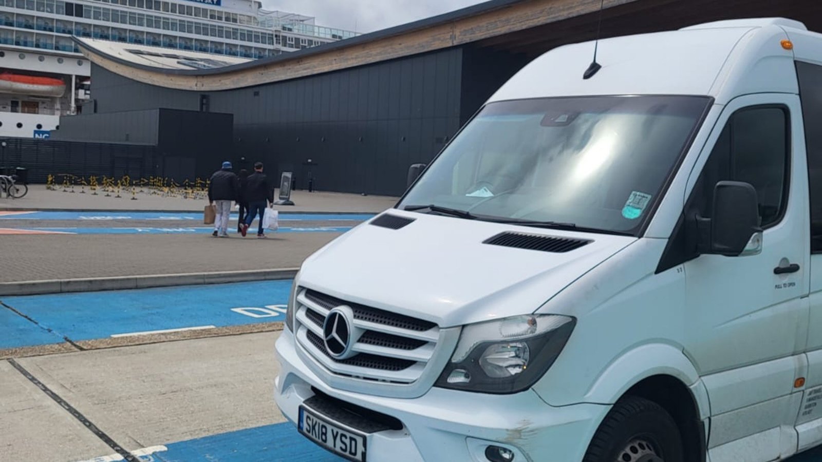 J&P Travel LTD - coach and bus hire, London & South East - photo 3