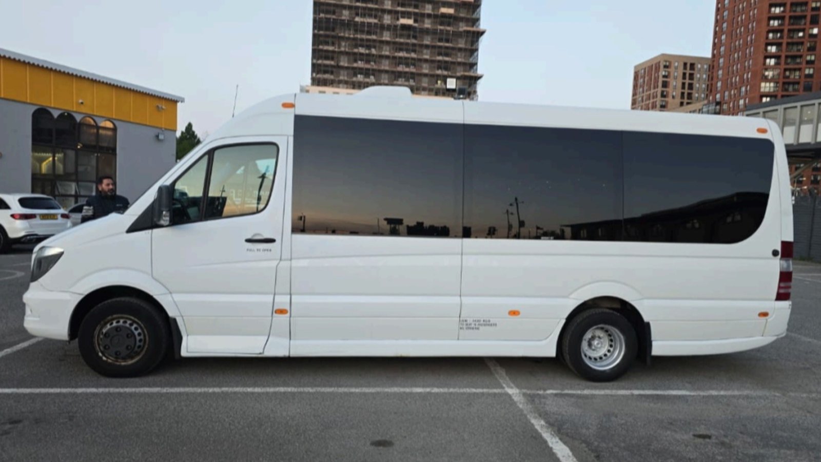 Mercedes-Benz Sprinter Minibus - photo 2